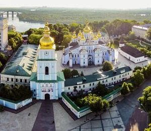 Buddhistdoor View: orando por Ucrania a través de identidades religiosas