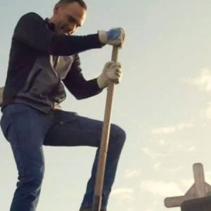 Read more about the article Sobre no apartar la mirada, la sanación y el documental Sugarcane
